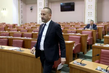 'Kolege rijetko dolaze pa se nema na kome širiti...'