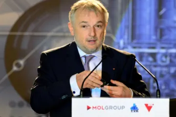 Traži da se ukine opoziv istražnog zatvora direktoru MOL-a Zsoltu Hernadiju