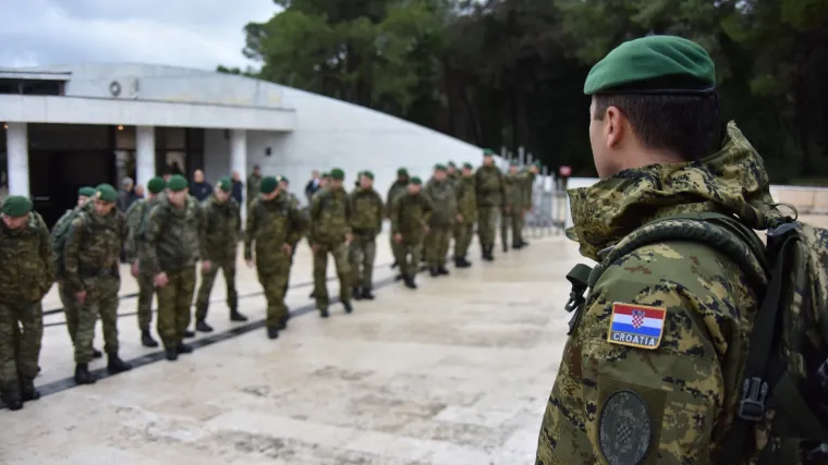 Nesreća u Vukovaru: U eksploziji bombe sa suzavcem lak&scaron;e ozlijeđena dvojica vojnika