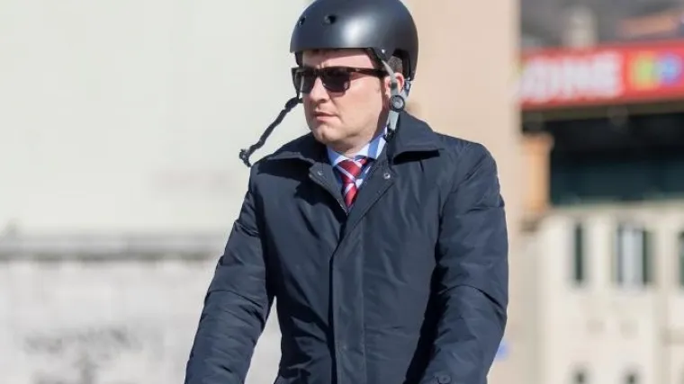 ENDEMSKA VRSTA U HRVATSKOJ POLITICI: Pogledajte kako je ovaj političar do&scaron;ao na posao