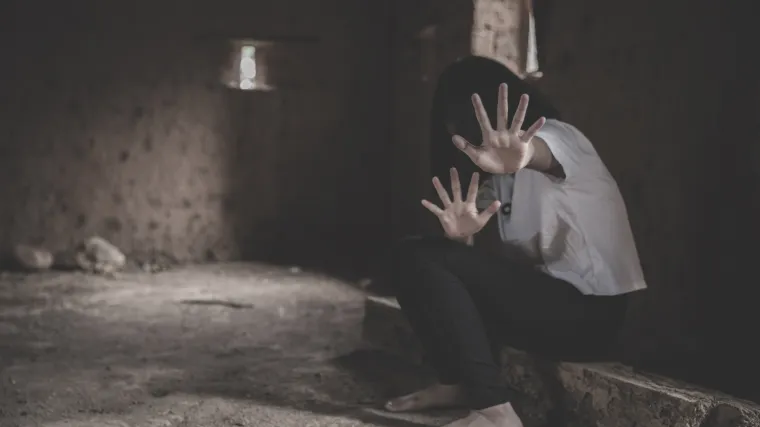 Presuda: 'Tražio je da se skinem, molila sam da to ne radi. Naredio je da ležim jer će doći i drugi. I do&scaron;li su'