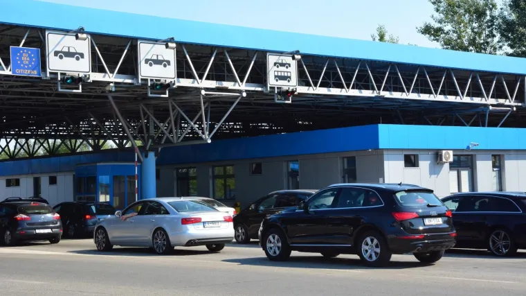 Poku&scaron;avali prokrijumčariti skupinu od 12 ilegalnih migranata