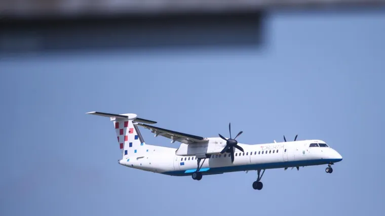 'Turbulencije i propadanje. Putnici koji povraćaju...'