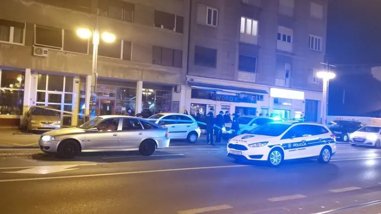 'Natjeravali su se po ulici, jedan je pretrčavao, stajao je krvav na stanici...'
