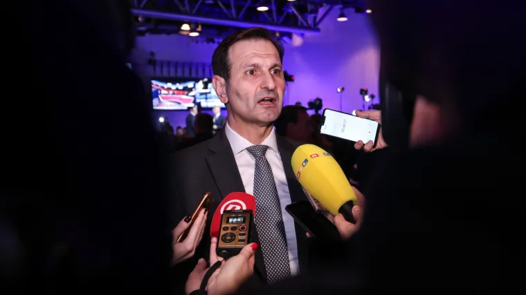 'HDZ je na gubitničkom kolosijeku. Ovako ne ide dalje'