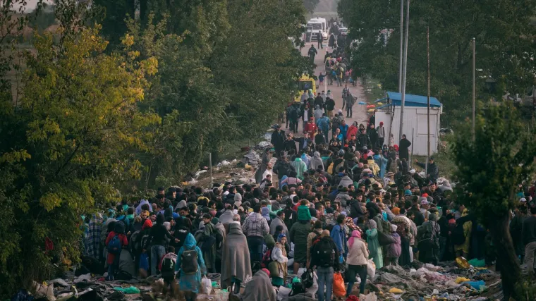 'Najmanje 100.000 ilegalnih migranata čeka priliku da krene put Hrvatske'