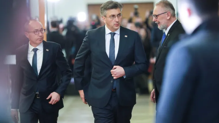 On se čvrsto drži 'tvrde kohabitacije': Plenković nije htio komentirati inauguraciju