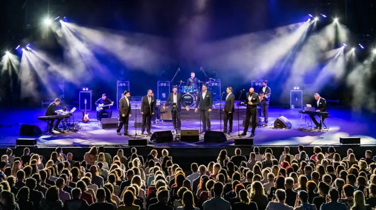 Slavujima će se na bini pridružiti još neke glazbene legende