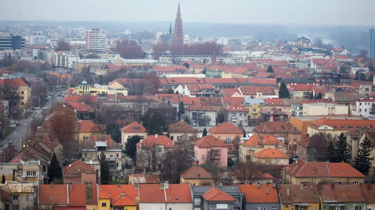 Osječanka &scaron;etala ulicom kad ju je zaustavio mu&scaron;karac i otvorio prtljažnik: 'Ostala sam u &scaron;oku!'