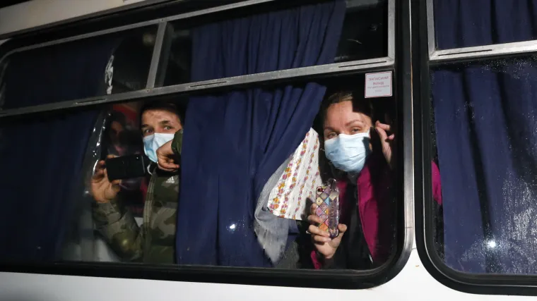 Strah od koronavirusa: Ukrajinci kamenjem gađali svoje sugrađane koji su se vratili iz Kine