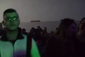 Djevojke potegnule kolo