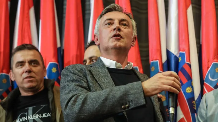 &Scaron;koro opleo po vladajućima: 'U ovim ma&scaron;karama umjesto stvarnih krnjevala gori hrvatska država!'