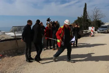 Prvi čovjek Dubrovnika 'poludio' na investitore koji su 'ukrali' pola metra ceste