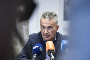 'Ja sam otišao ća, u avionu sam i boli me ku***'