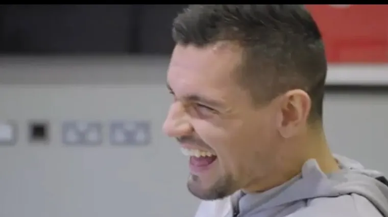 'On je kao ja prije nego me izbace s nastave'