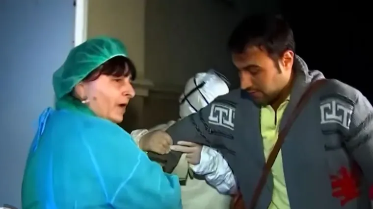 Osoblje ga na silu odvuklo u karantenu