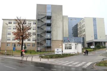 'nisu mi rekli da je pokojnica pala na pod'