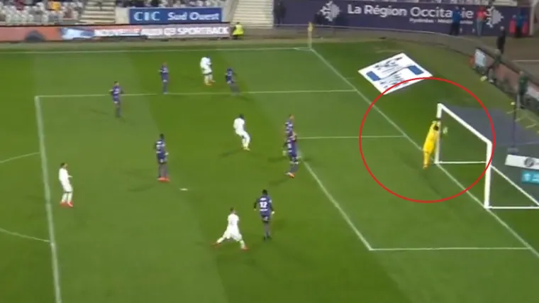 Malo kome je jasno &scaron;to je vratar htio napraviti