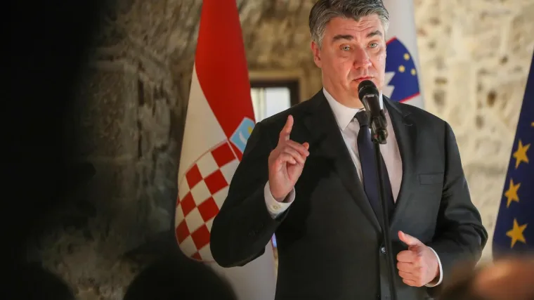 'Vi&scaron;e se boji svoje žene nego dru&scaron;tva. Prema Plenkoviću je pristojan, time ga je usosio'