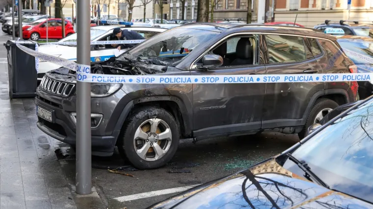 Vatrena noć u centru Zagreba: Nepoznata osoba zapalila automobil na parkirali&scaron;tu!