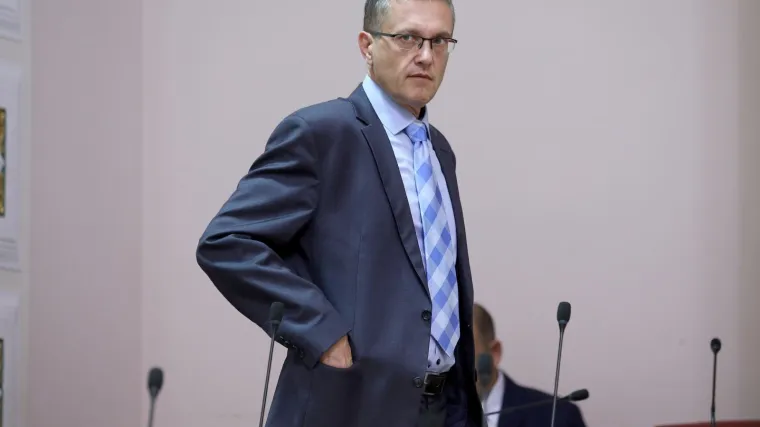 Traži veću naknadu za izolaciju: 'Mnogi neće prijaviti boravak u rizičnim zemljama jer će dobiti 2100 kn'