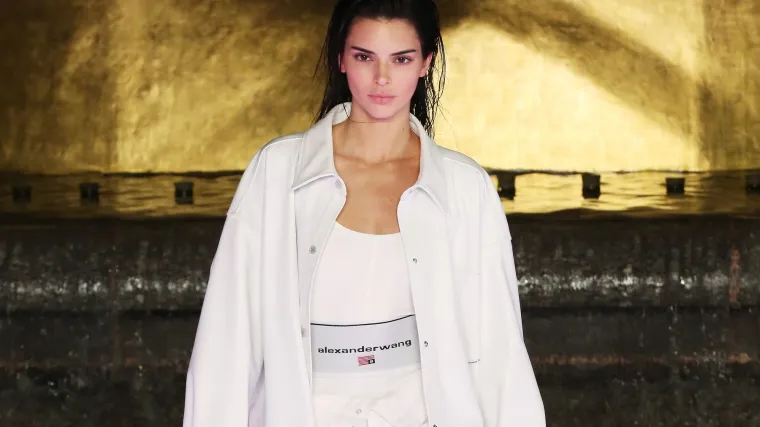 Kendall Jenner pokorila Instagram ubojitim fotkama u minijaturnom bikiniju