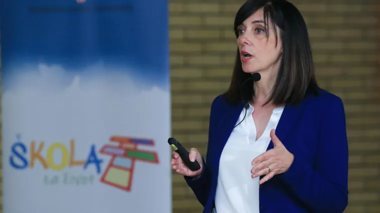 Divjak: 'Ako se pogor&scaron;a situacija s koronavirusom, ići će se s nastavom online! Sustav mora funkcionirati'