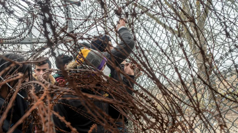 Turska raspoređuje 1000 specijalaca kako bi spriječila vraćanje izbjeglica i optužuje Grčku: 'Ranili ste 164 migranta'