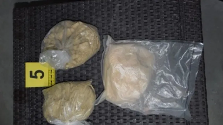 FOTO Policija zaplijenila najmanje 100 kg kokaina: Pogledajte kako su krijumčari skrivali drogu u autu
