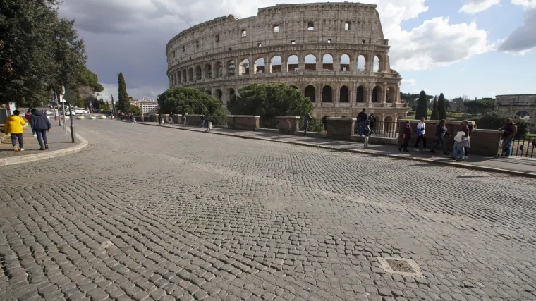 Italija u karanteni: Gosti u kafićima moraju biti metar udaljeni, radnici u zdravstvu ne smiju na godi&scaron;nji