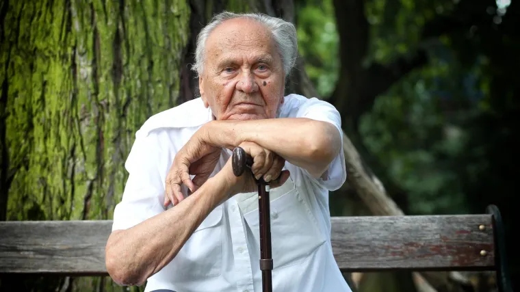 Manolić i dalje ima političke ambicije: 'Osnivam izvanparlamentarni Klub...'