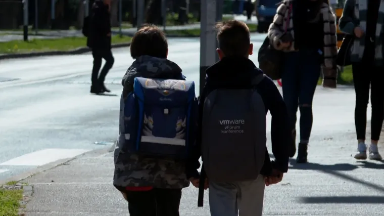 Roditelji zabrinuti, neki ne &scaron;alju učenike na nastavu: Ako zatvore &scaron;kole, tko će čuvati djecu?