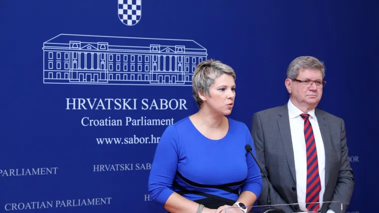 Demokrati traže naknadu za roditelje koji ne mogu osigurati skrb za djecu