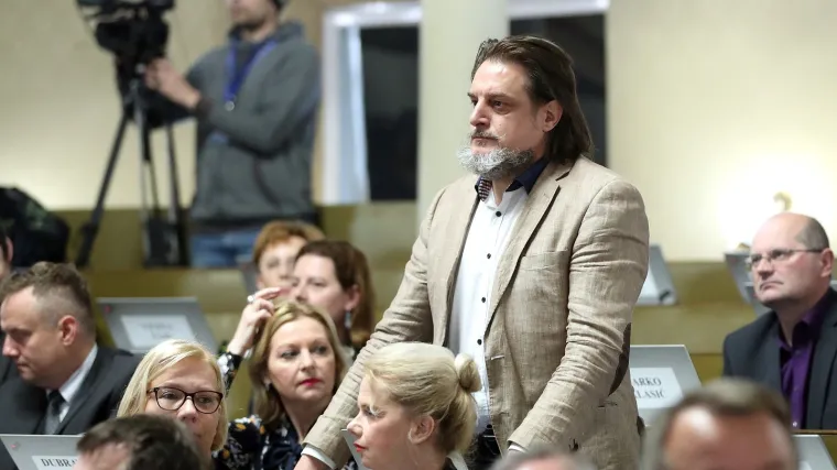 'U ime zdrave pameti': Kujundžić predložio odgodu izbora u HDZ-u zbog koronavirusa