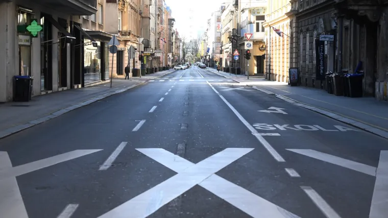 FOTO Ovo se ne viđa ba&scaron; tako često: Ulice Zagreba su sablasno prazne!