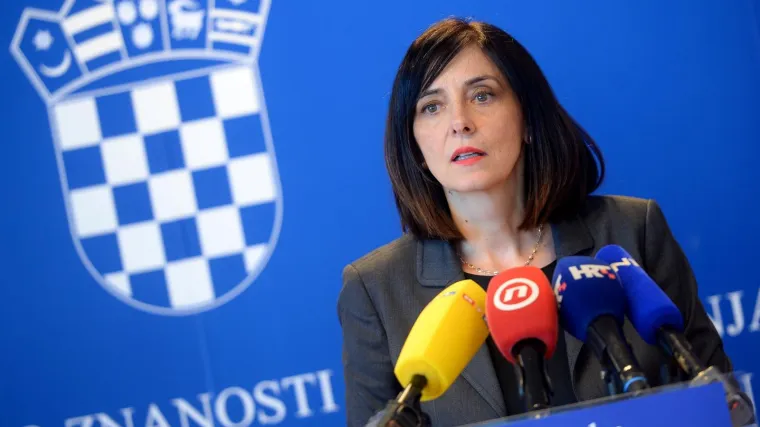 'Strpljenja! Sutra počinje online nastava za Istarsku županiju, a u srijedu za sve ostale županije'