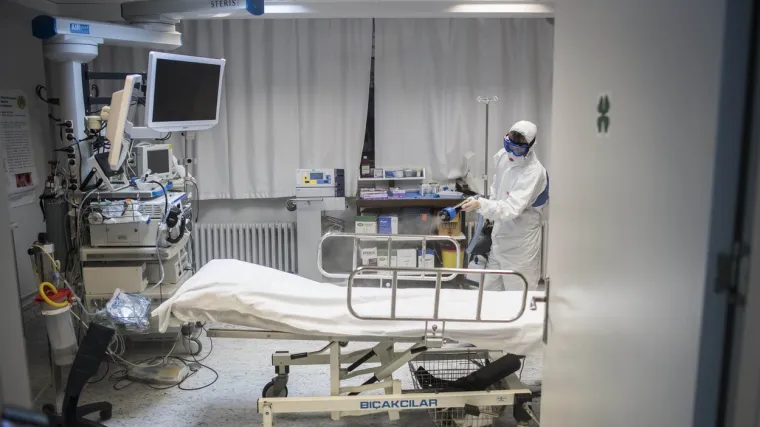 Ukupno je u svijetu umrlo 6036 ljudi. Zaraženih je skoro 160.000