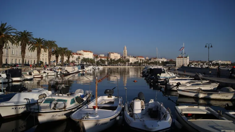 U Dalmaciji nema koronavirusa, ali ni turista: Hoteli i restorani prazni, dio vlasnika već stavio ključ u bravu