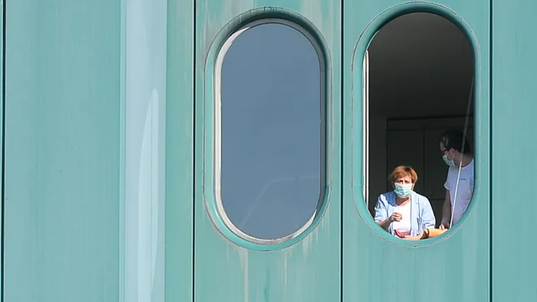 Hrvatska će postupno zatvarati kafiće i restorane; Srbija uvodi policijski sat