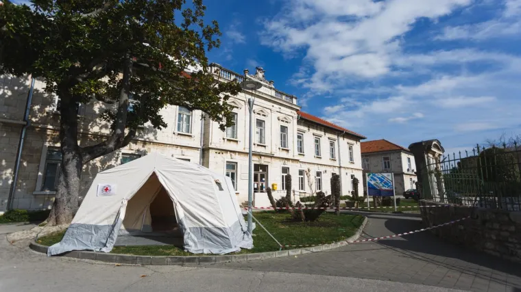 Zaražena prva osoba u Zadru: Djevojka dobila koronavirus nakon putovanja u Zanzibar