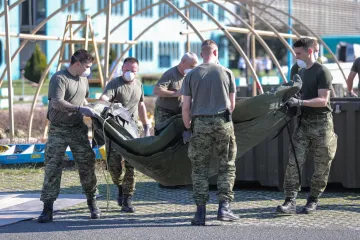 Pripremaju ekspedicijski kamp i stotine kreveta za prihvat oboljelih