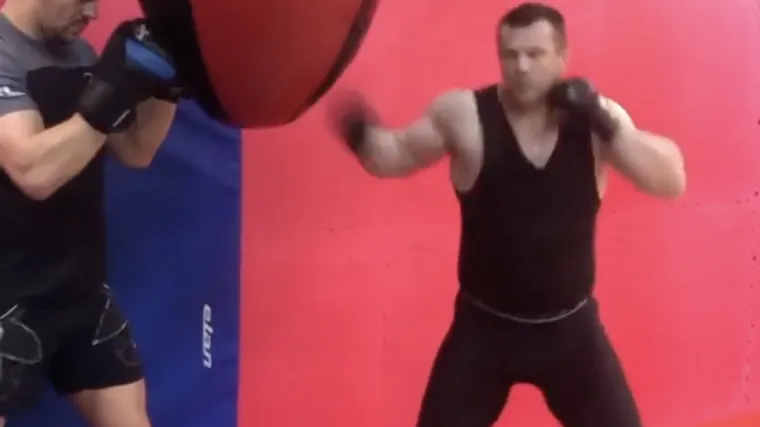 Kad neki pogledaju ovu snimku pomistit će da se vraća u ring