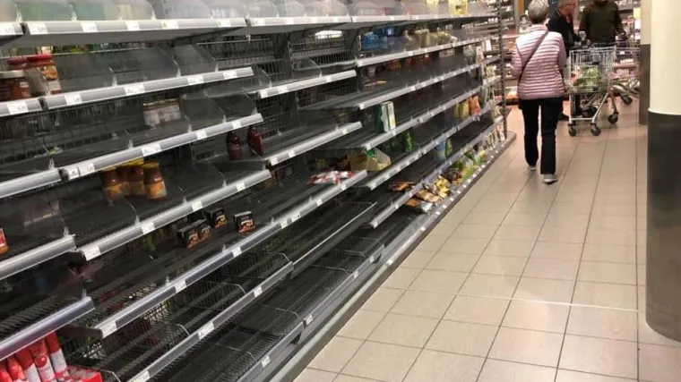 Nema više gomilanja zaliha hrane? Stožer: 'Pratimo situaciju, donijet ćemo određene mjere bude li potrebno'