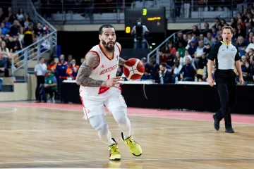 'Zapeo sam u Crnoj Gori, molim vas pomozite mi. Ja sam profesionalni igrač'