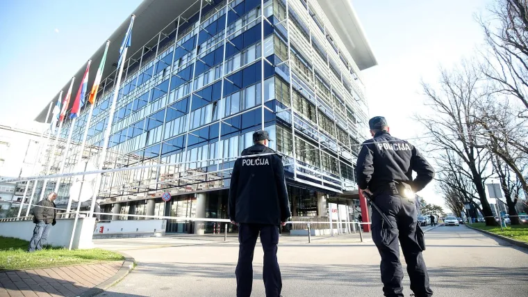 Hrvati, počnite ozbiljnije shvaćati situaciju! U sedam dana gotovo 2000 prijava o kr&scaron;enju mjera samoizolacije