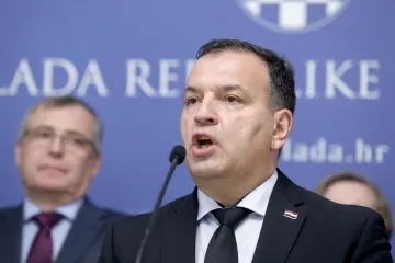 Ministar Beroš upozorava: '19 dana nas dijeli od talijanskog scenarija ako se pojedinci ne uozbilje'