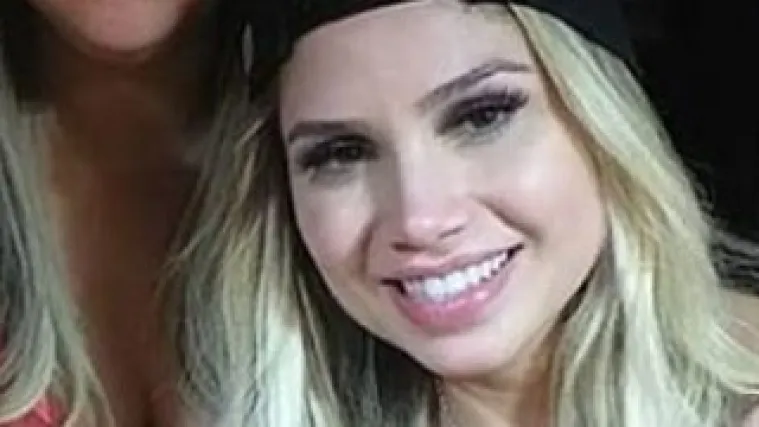 A sada su se i vjenčali jer je njoj trebala viza