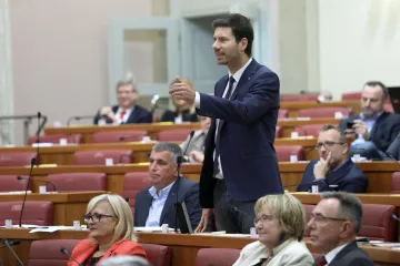 Pernar suludim savjetima ugrožava ljudske živote, osudili ga i zastupnici: 'Ne slušajte šarlatane'