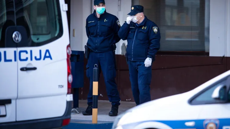 Split: Samoizolaciju prekr&scaron;ilo 39 osoba, a 60 ih vozilo bez propusnice. Bit će prijavljeni