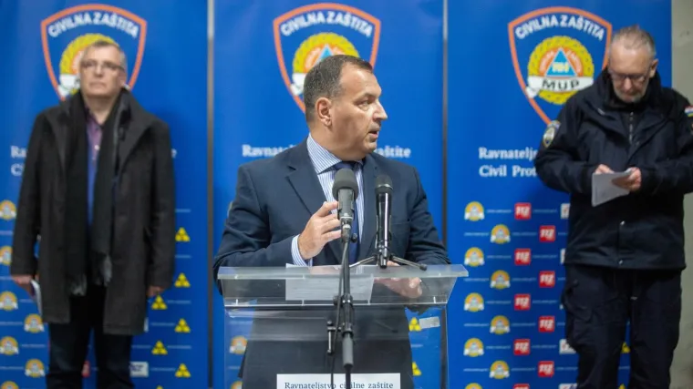 U Hrvatskoj 418 oboljelih od koronavirusa, 10 osoba na respiratoru! Zaražena i tri vojnika